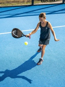 Young fans of Arturo Coello will adore the easy power, large sweetspot and the premium look of the 2025 COELLO JUNIOR PADEL RACQUET.