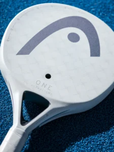 The ONE ULTRALIGHT PADEL RACQUET is the lightest adult padel racquet on the market weighting just 300 grams, innovatively crafted for beginner and casual players of all ages who look for the perfect blend of joy and premium performance.