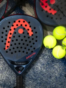Advanced and professional players can control the game their way with the new, teardrop-shaped RADICAL PRO PADEL RACQUET.